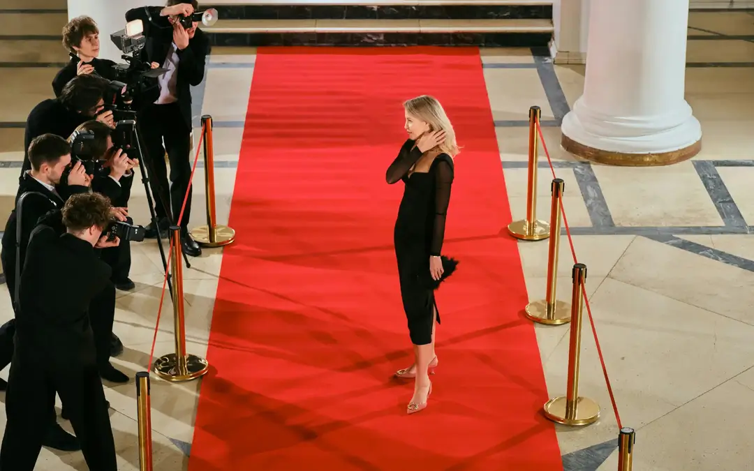 Should You Hire a Celebrity Speaker for Your Conference?